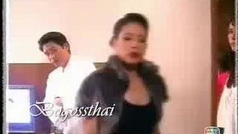 国产剧情在线空姐视频,揭秘国产剧情在线空姐的时尚生活